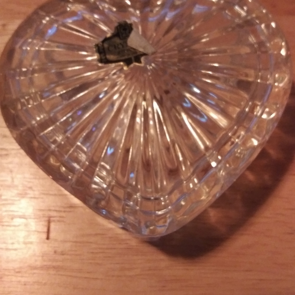 Heart shaped crystal trinket box with lid